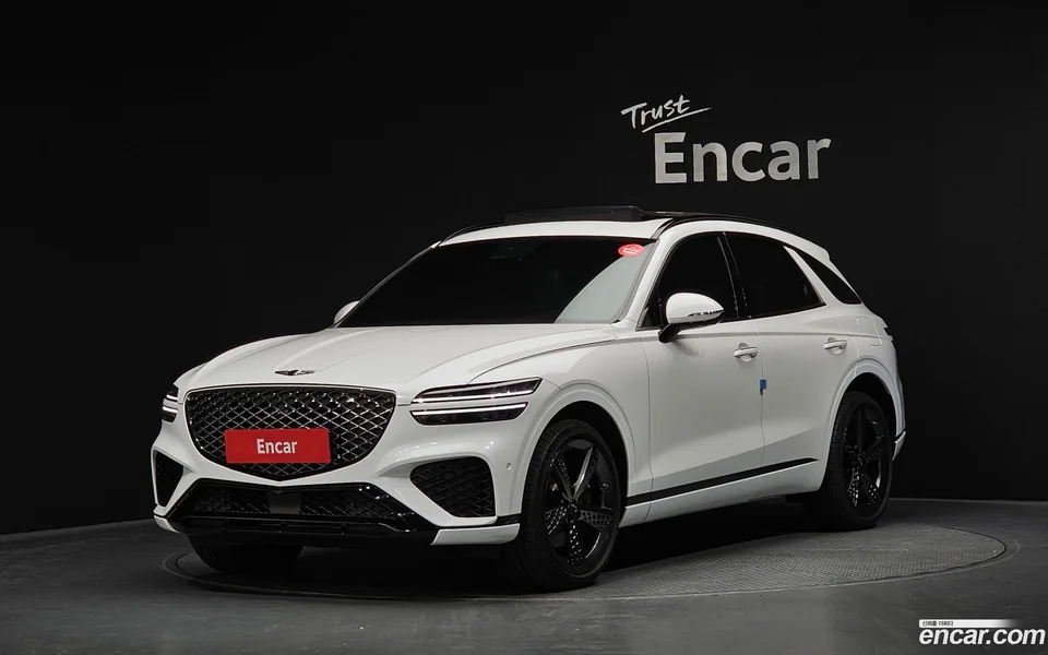 Genesis GV70 2.5T 2WD 2023 — фото 1, купить с доставкой в Москву