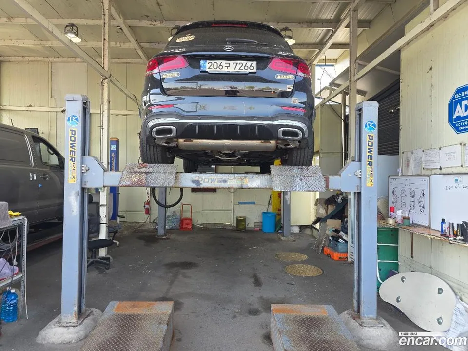 Mercedes-Benz GLC-Class GLC300 4MATIC 2022 — миниатюра 3