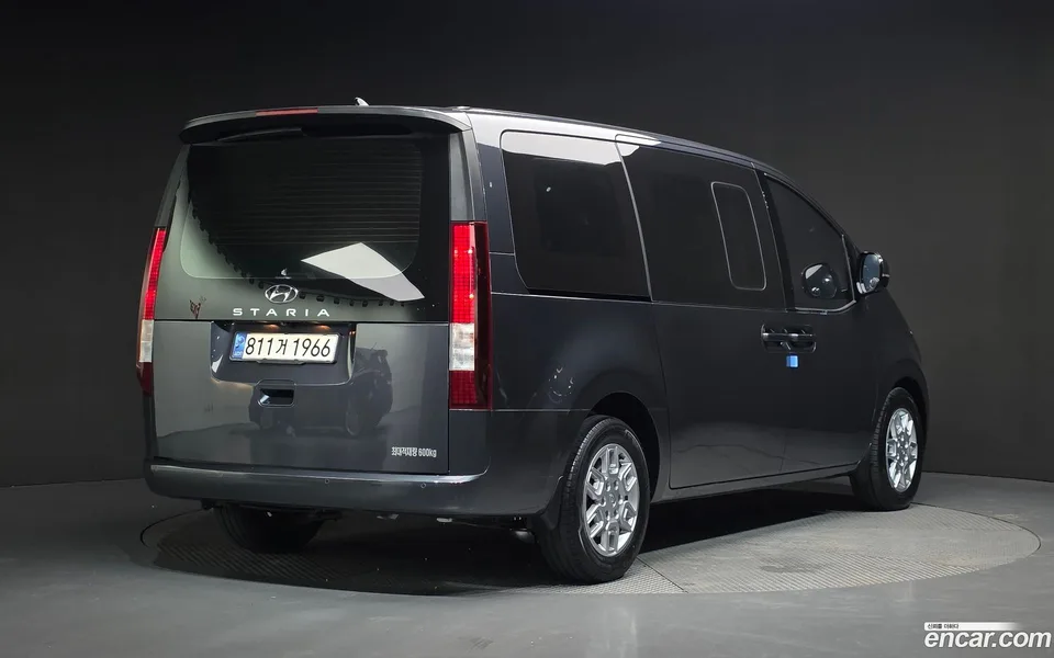Hyundai Staria 5 2022 — миниатюра 2