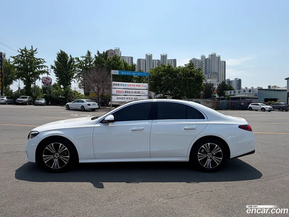 Mercedes-Benz E-Class E200 2024 — миниатюра 3
