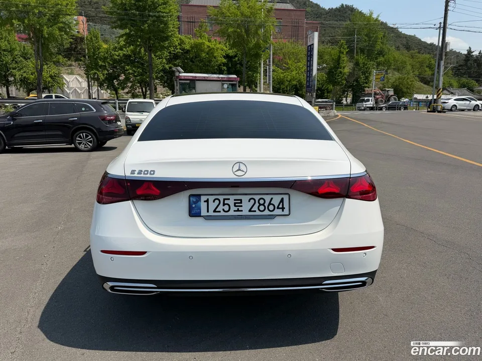 Mercedes-Benz E-Class E200 2024 — миниатюра 5