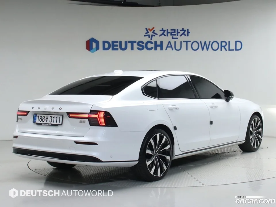 Volvo S90 B5 2025 — миниатюра 2