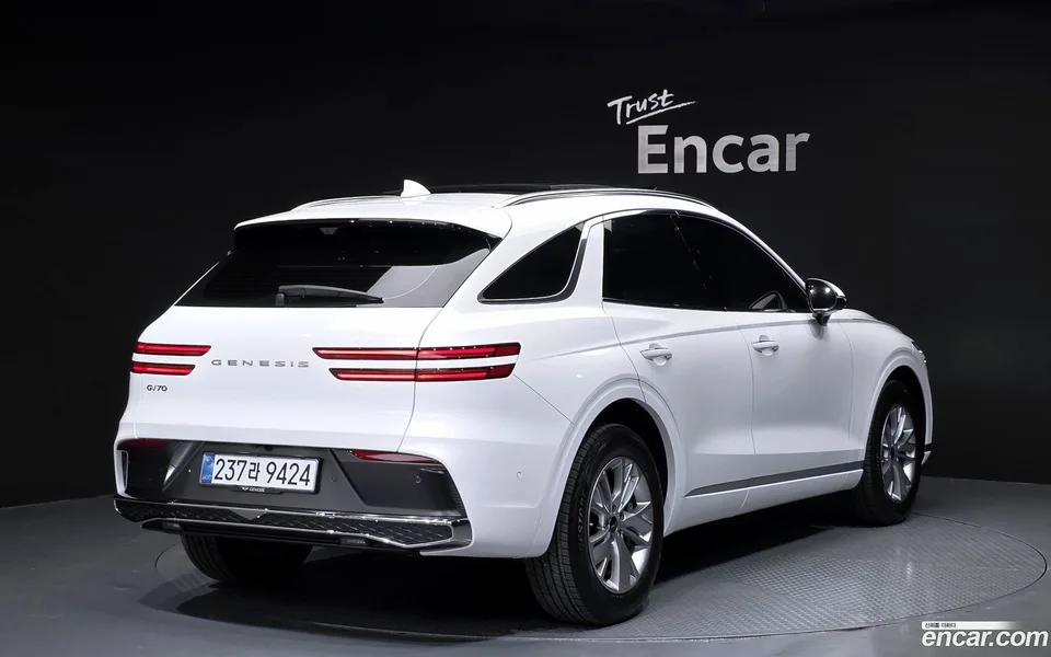 Genesis GV70 2.5T 2WD 2025 — миниатюра 2