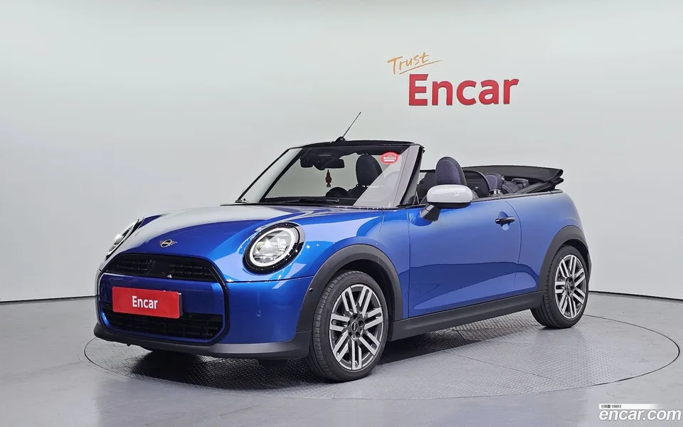 MINI Cooper C Convertible 2025 — фото 1, купить с доставкой в Москву