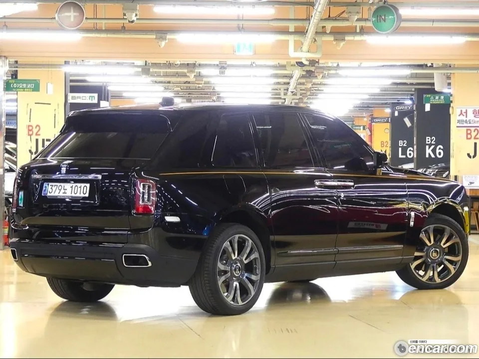 Rolls-Royce Cullinan 6.7 V12 2023 — миниатюра 3