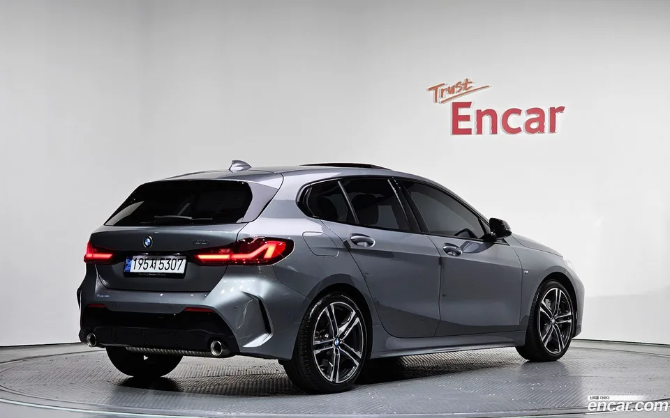 BMW 1 Series 120i M 2024 — миниатюра 2