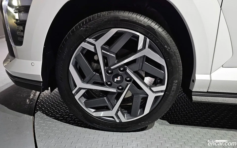 Hyundai Kona 1.6 2WD 2023 — миниатюра 5