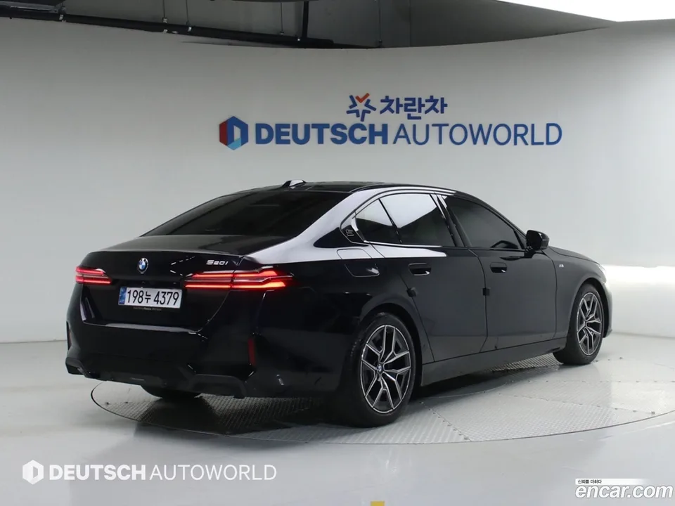 BMW 5 Series 520i M 2024 — миниатюра 2
