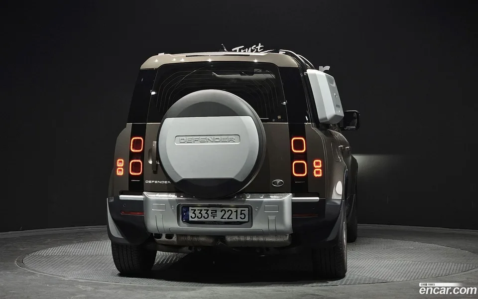 Land Rover Defender 110 D250 SE 2023 — миниатюра 4