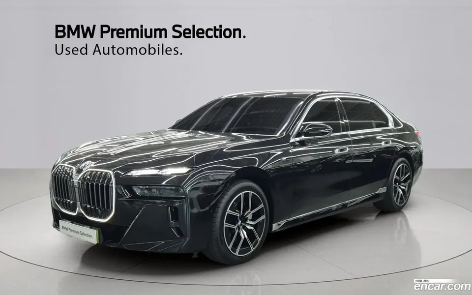 BMW 7 Series 740i xDrive M 2025 — фото 1, купить с доставкой в Москву