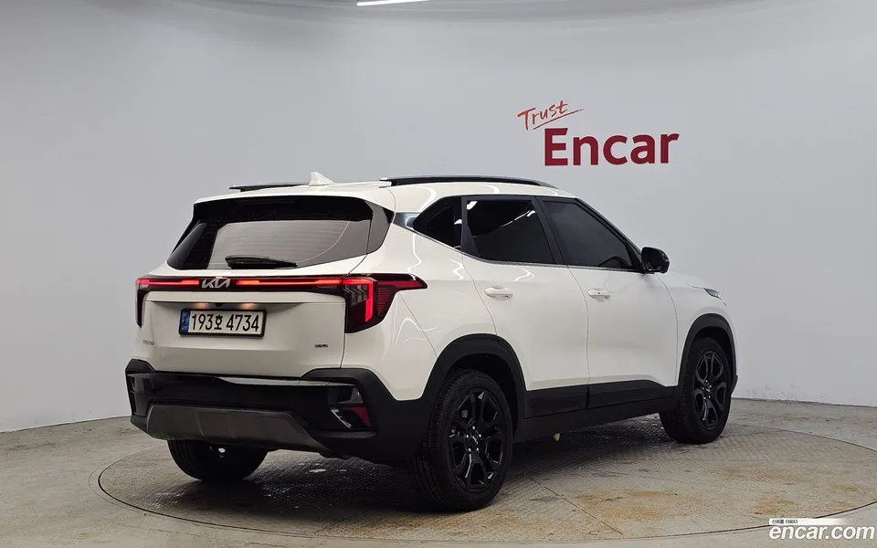 Kia Seltos 1.6 4WD 2022 — миниатюра 2