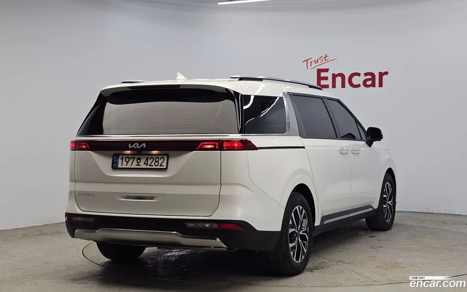 Kia Carnival 9 2022 — миниатюра 2
