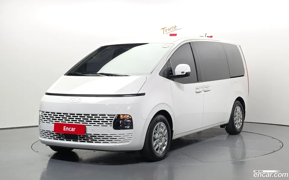 Hyundai Staria L3.5 11 2024 — фото 1, купить с доставкой в Москву