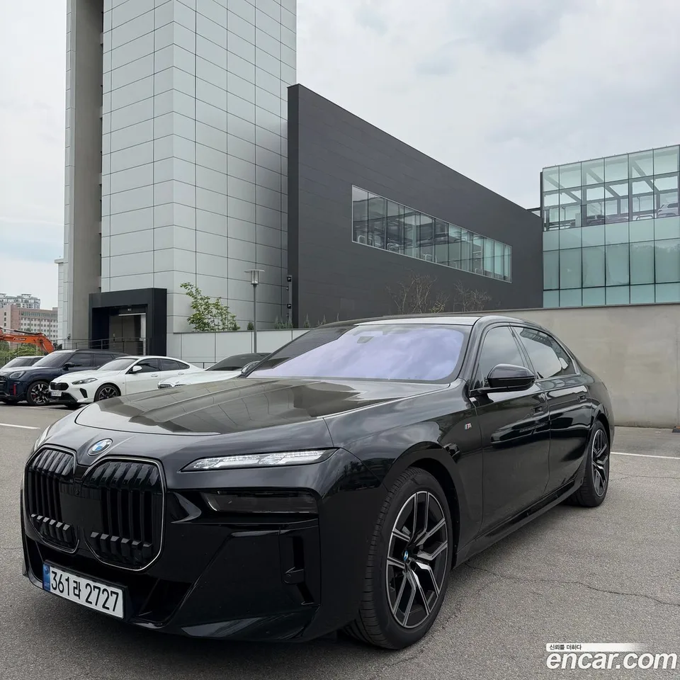 BMW 7 Series 740d xDrive M 2025 — миниатюра 5