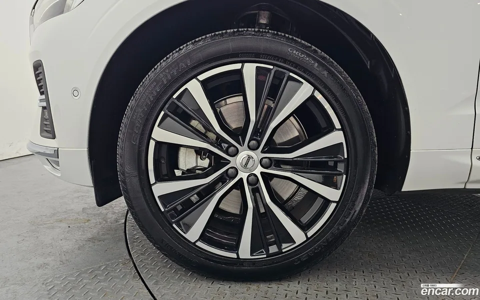 Volvo XC60 B6 2023 — миниатюра 5