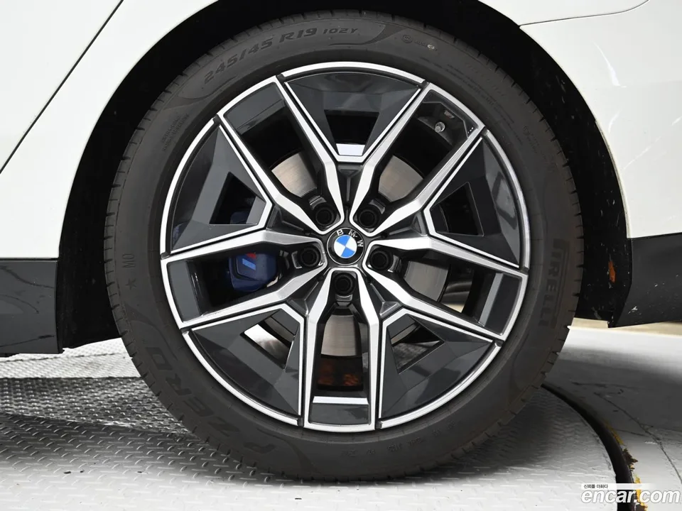 BMW 5 Series 520i M 2025 — миниатюра 5