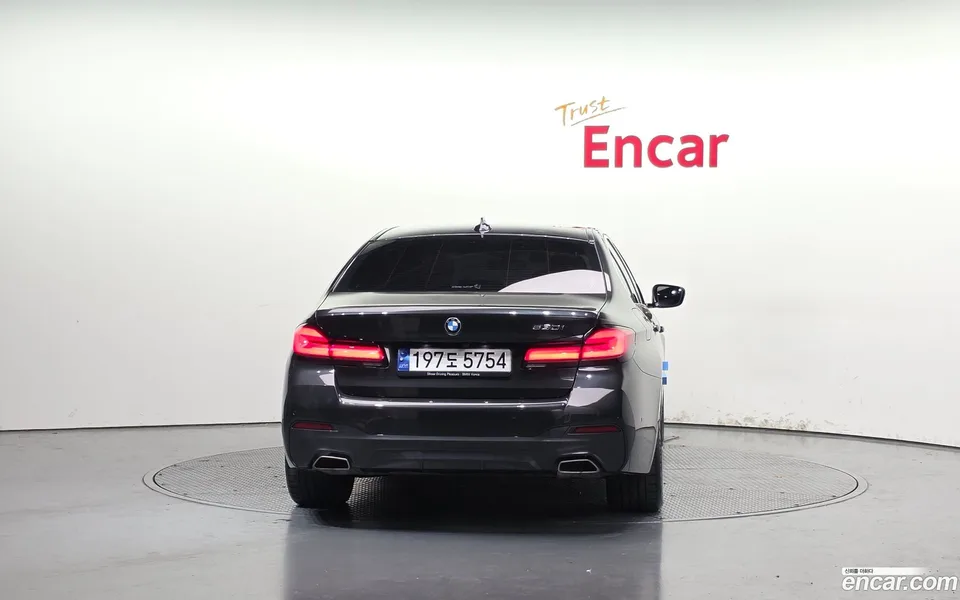BMW 5 Series 530i M 2023 — миниатюра 4
