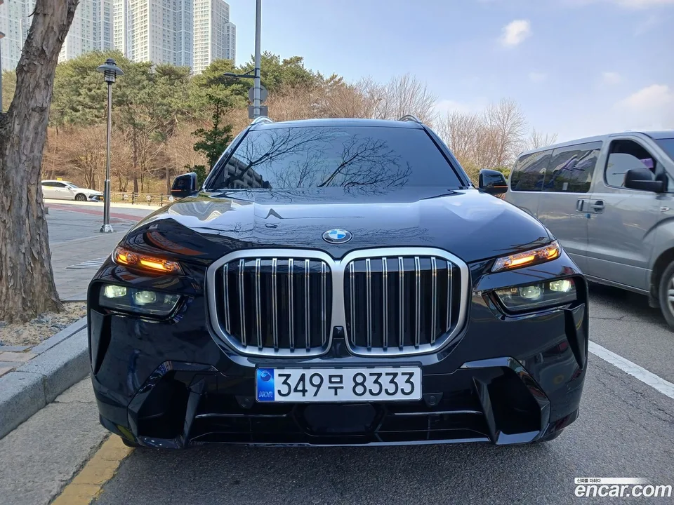 BMW X7 xDrive 40i M 6 2026 — фото 1, купить с доставкой в Москву