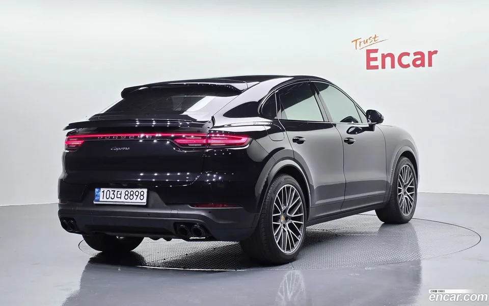 Porsche Cayenne 3.0 2022 — миниатюра 2