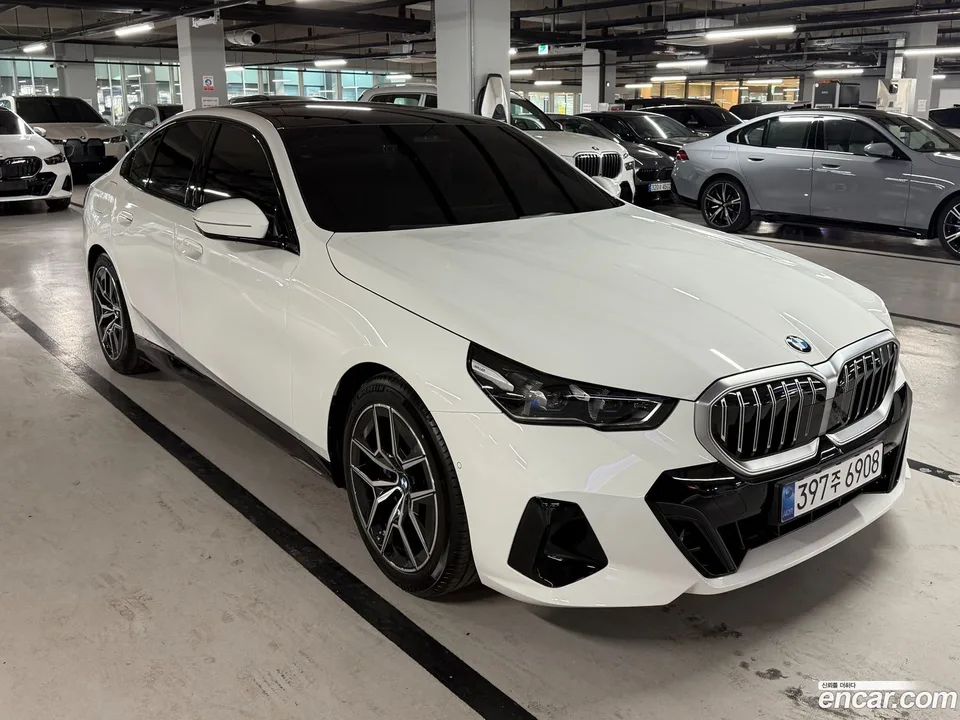 BMW 5 Series 523d M 2026 — миниатюра 3