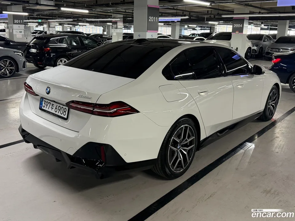 BMW 5 Series 523d M 2026 — миниатюра 4