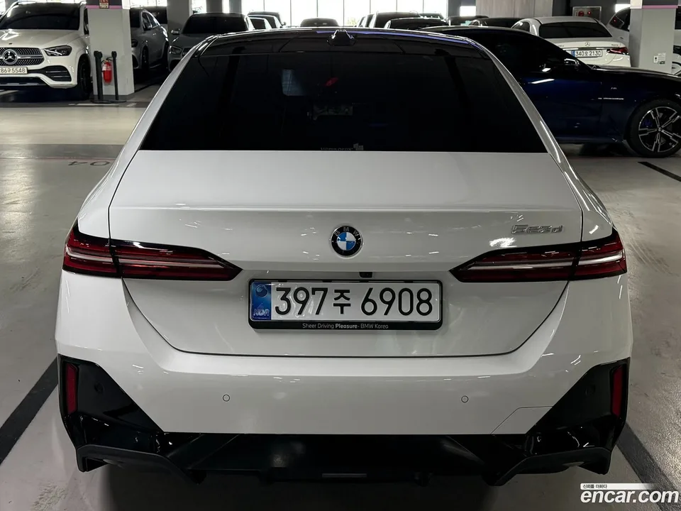 BMW 5 Series 523d M 2026 — миниатюра 5