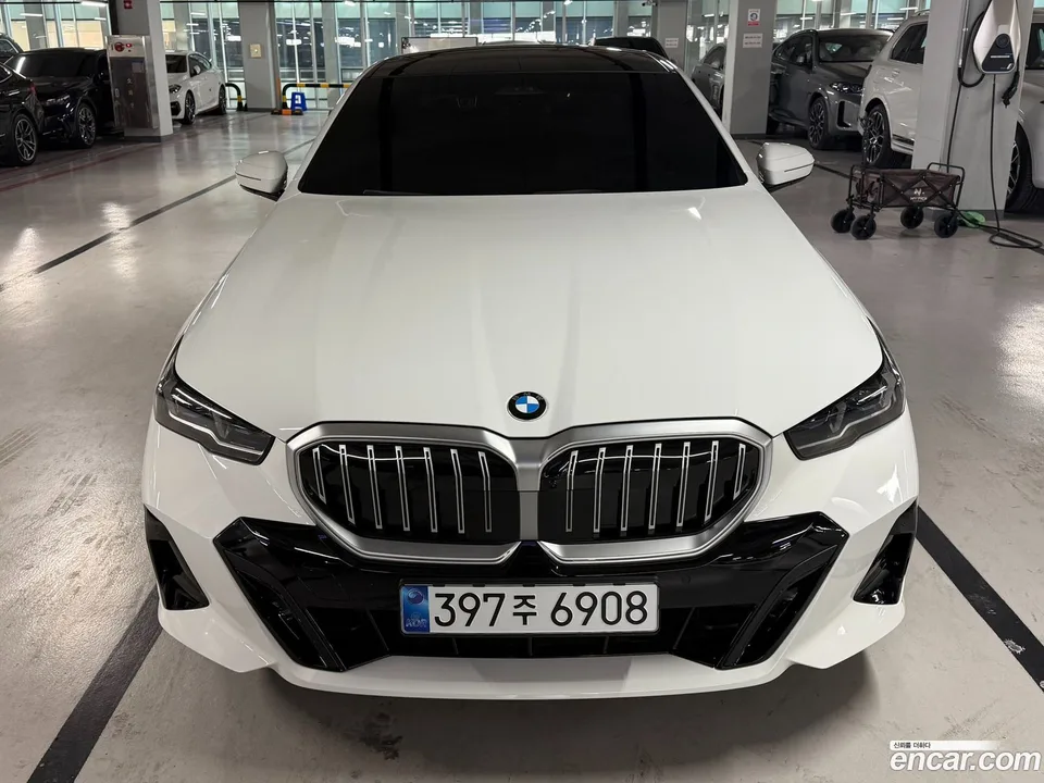 BMW 5 Series 523d M 2026 — фото 1, купить с доставкой в Москву
