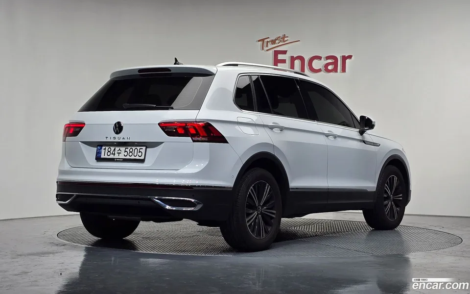 Volkswagen Tiguan 2.0 TDI 2023 — миниатюра 2