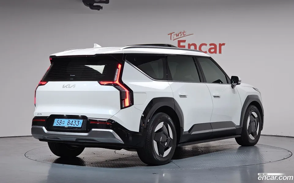 Kia EV9 4WD 2024 — миниатюра 2