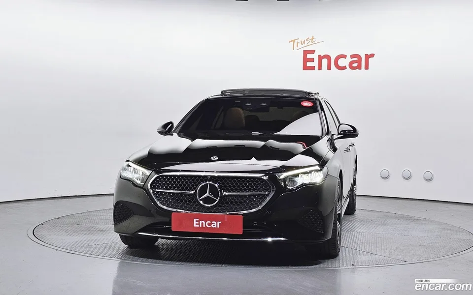 Mercedes-Benz E-Class E200 2024 — миниатюра 3