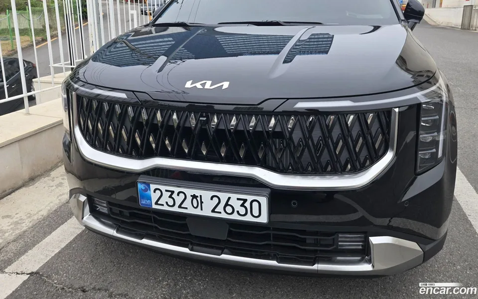 Kia Carnival HEV 9 2026 — фото 1, купить с доставкой в Москву