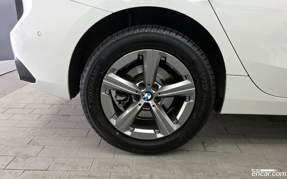 BMW 2 Series Active Tourer 220i 2023 — миниатюра 2