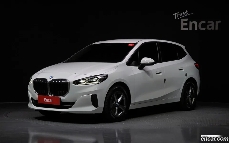 BMW 2 Series Active Tourer 220i 2023 — фото 1, купить с доставкой в Москву