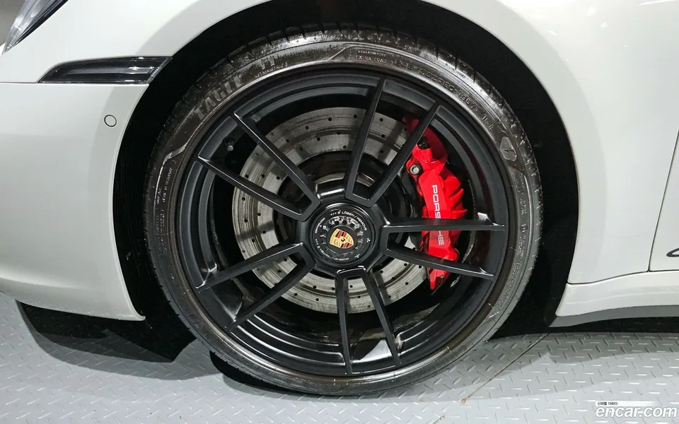 Porsche 911 (992) 4 GTS 2022 — миниатюра 5
