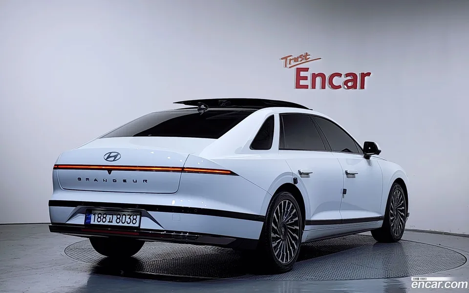 Hyundai Grandeur Hybrid 2023 — миниатюра 2