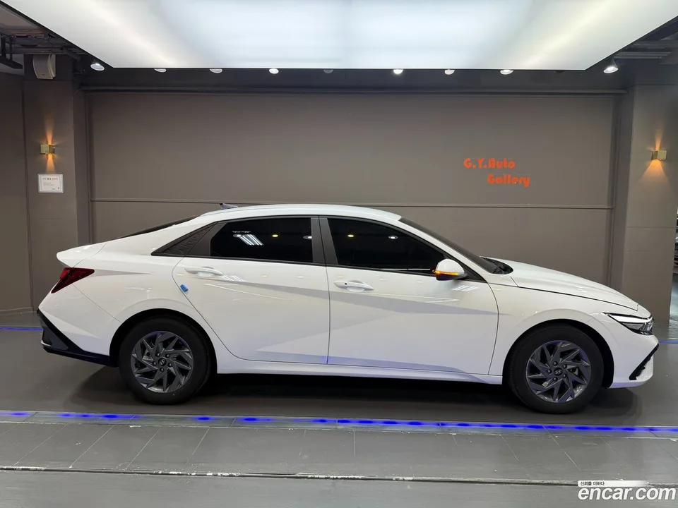 Hyundai Avante CN7 1.6 2024 — миниатюра 2