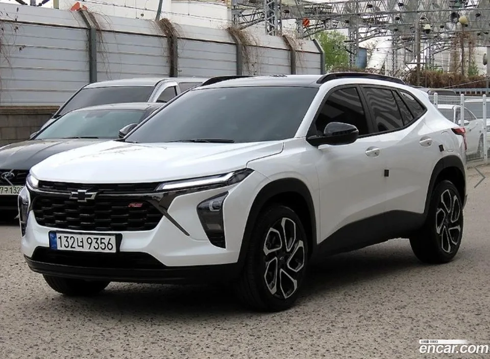 Chevrolet Trax Crossover 1.2 RS 2023 — миниатюра 2