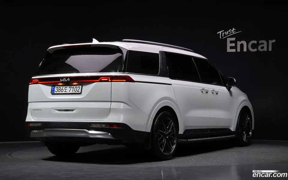 Kia Carnival 7 2023 — миниатюра 2