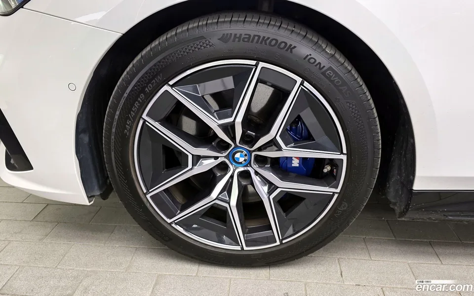 BMW i5 eDrive 40 M 2023 — миниатюра 5