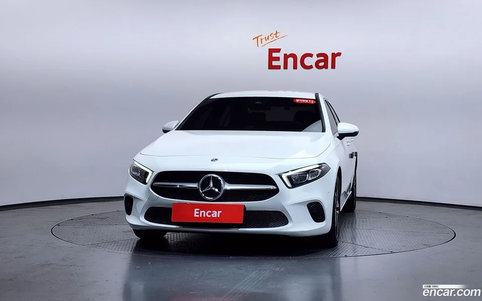 Mercedes-Benz A-Class A220 2022 — миниатюра 3
