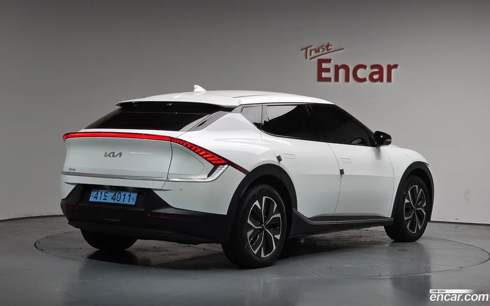 Kia EV6 2022 — миниатюра 2