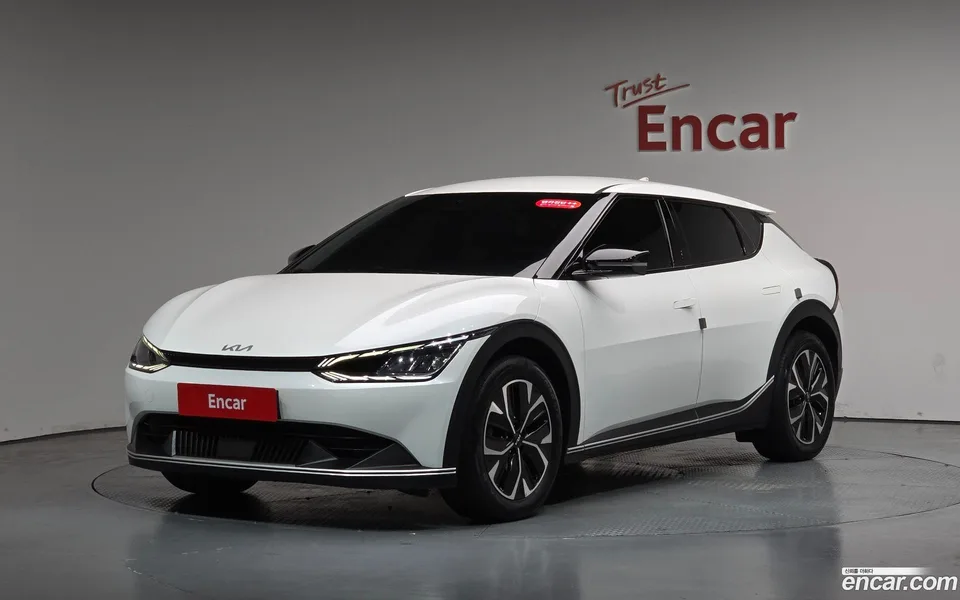 Kia EV6 2022 — фото 1, купить с доставкой в Москву