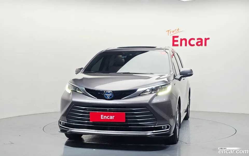 Toyota Sienna 2.5 AWD 2024 — миниатюра 3