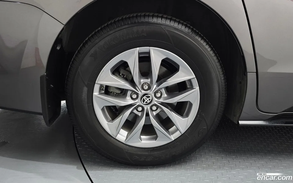 Toyota Sienna 2.5 AWD 2024 — миниатюра 5