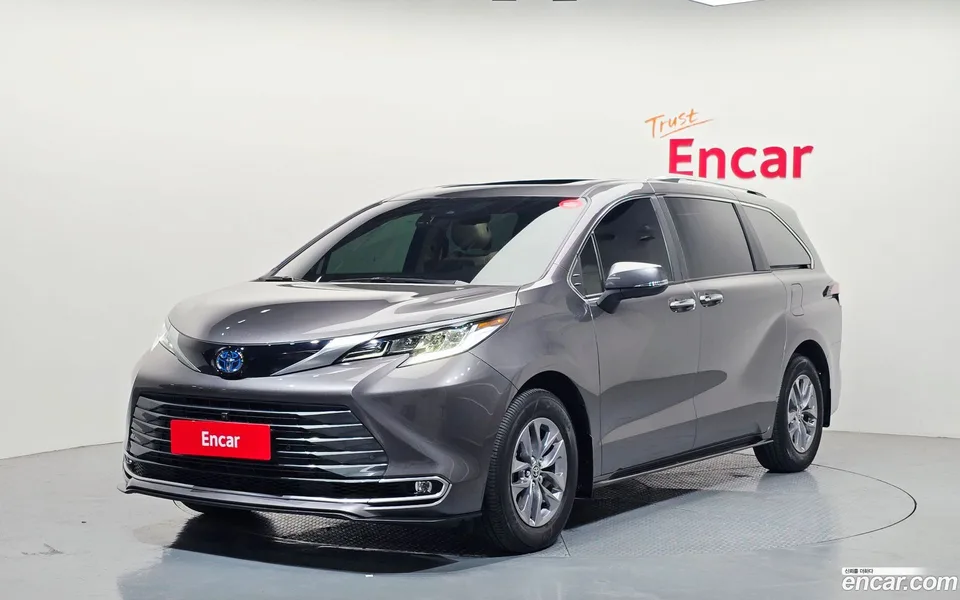 Toyota Sienna 2.5 AWD 2024 — фото 1, купить с доставкой в Москву