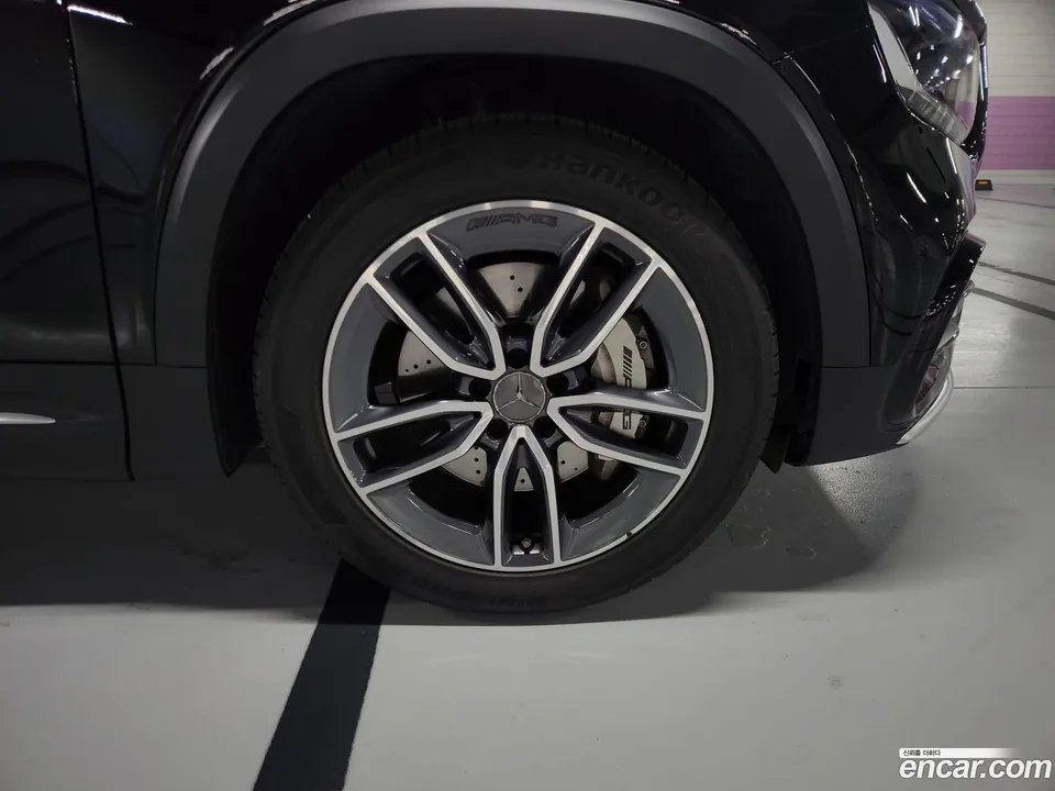 Mercedes-Benz GLB-Class AMG GLB35 4MATIC 2025 — миниатюра 4