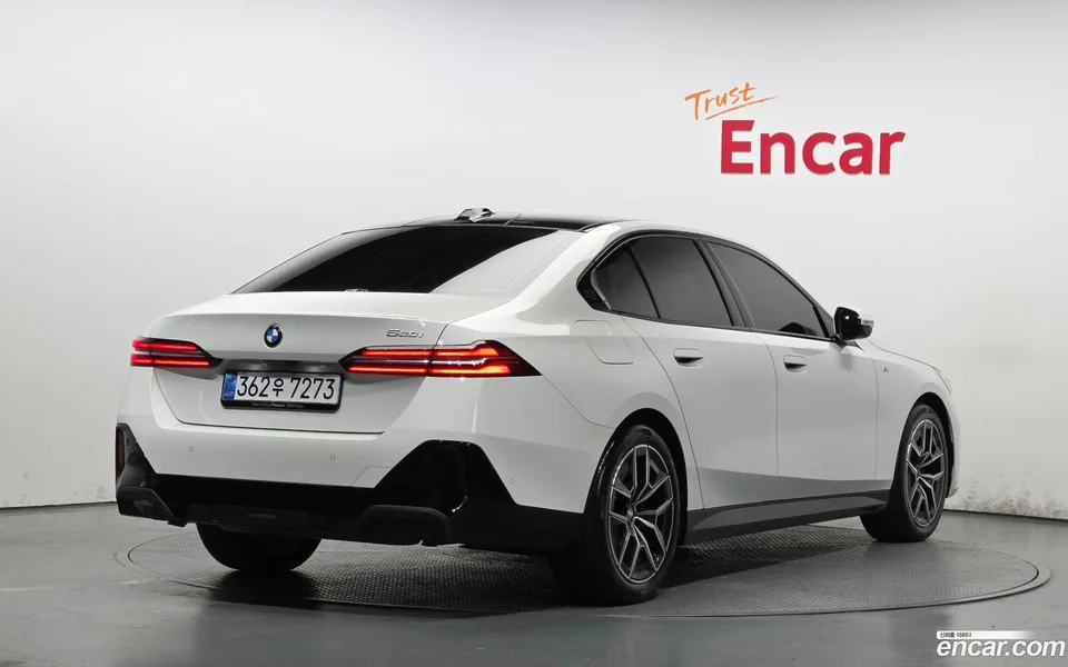 BMW 5 Series 520i M 2025 — миниатюра 2