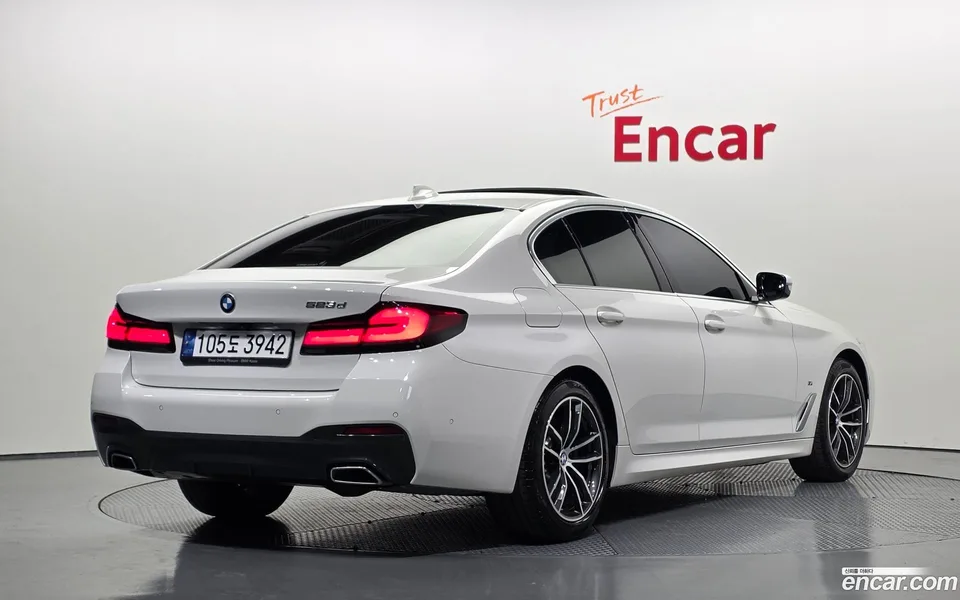 BMW 5 Series 523d M 2023 — миниатюра 2