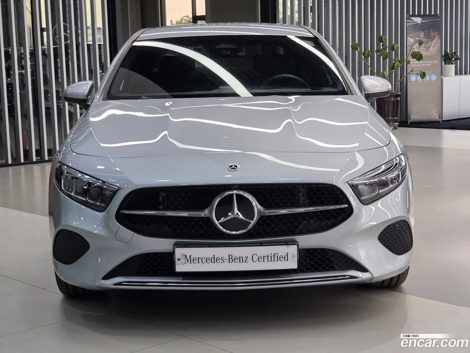 Mercedes-Benz A-Class A220 2025 — миниатюра 3