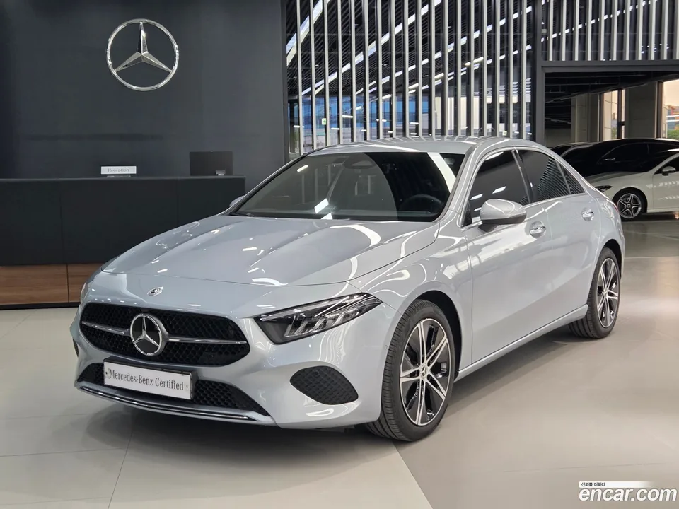 Mercedes-Benz A-Class A220 2025 — фото 1, купить с доставкой в Москву